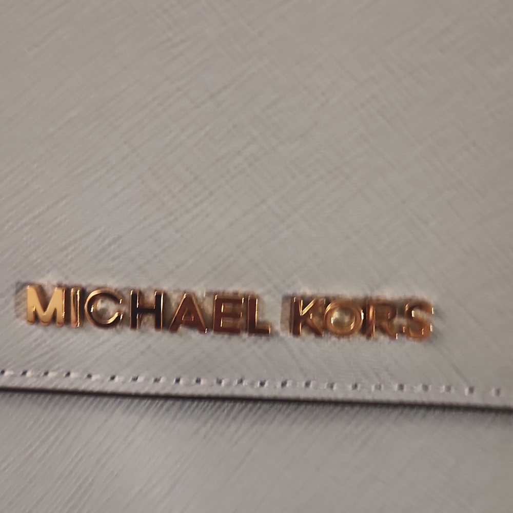 Michael Kors Powder Blue Jet Set Crossbody - Picture 3 of 6
